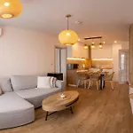 Marina Apartment-2bdr At South Bay Complex