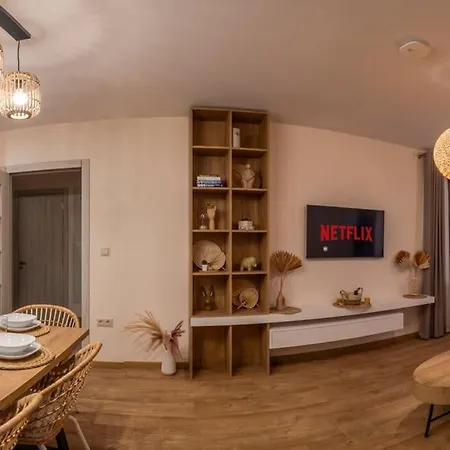 Апартаменты Marina Apartment-2bdr At South Bay Complex