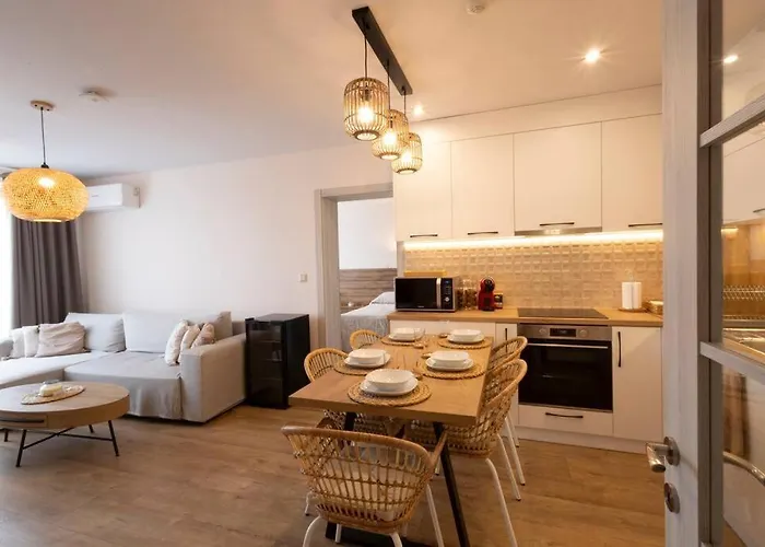 Апартаменты Marina Apartment-2bdr At South Bay Complex