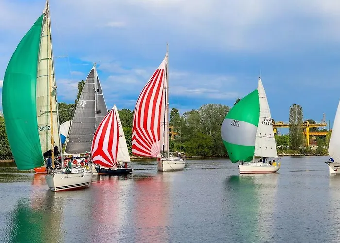 Marina Apartment-2bdr At South Bay Complex * Варна