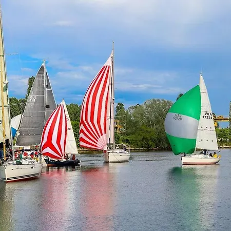 Marina Apartment-2bdr At South Bay Complex * ヴァルナ