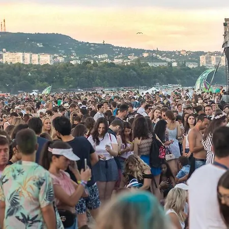 アパート Marina Apartment-2bdr At South Bay Complex ヴァルナ