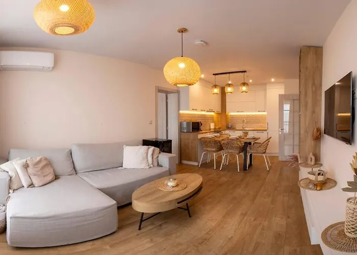 Marina Apartment-2bdr At South Bay Complex